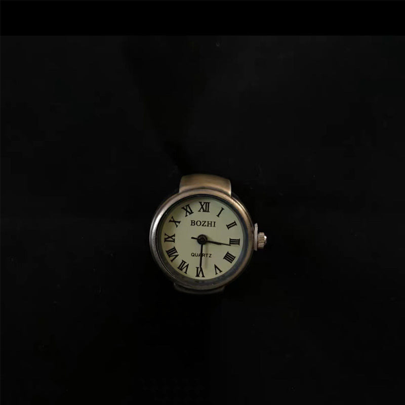 Elegant Ring med Klockdesign