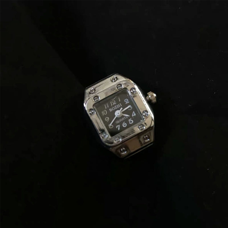 Elegant Ring med Klockdesign