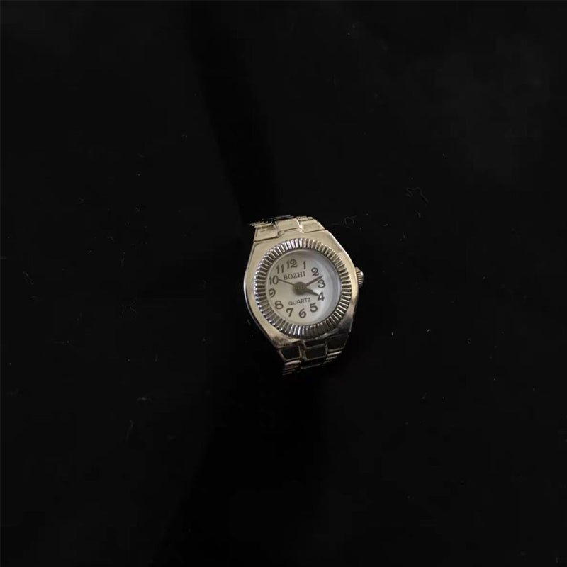 Elegant Ring med Klockdesign