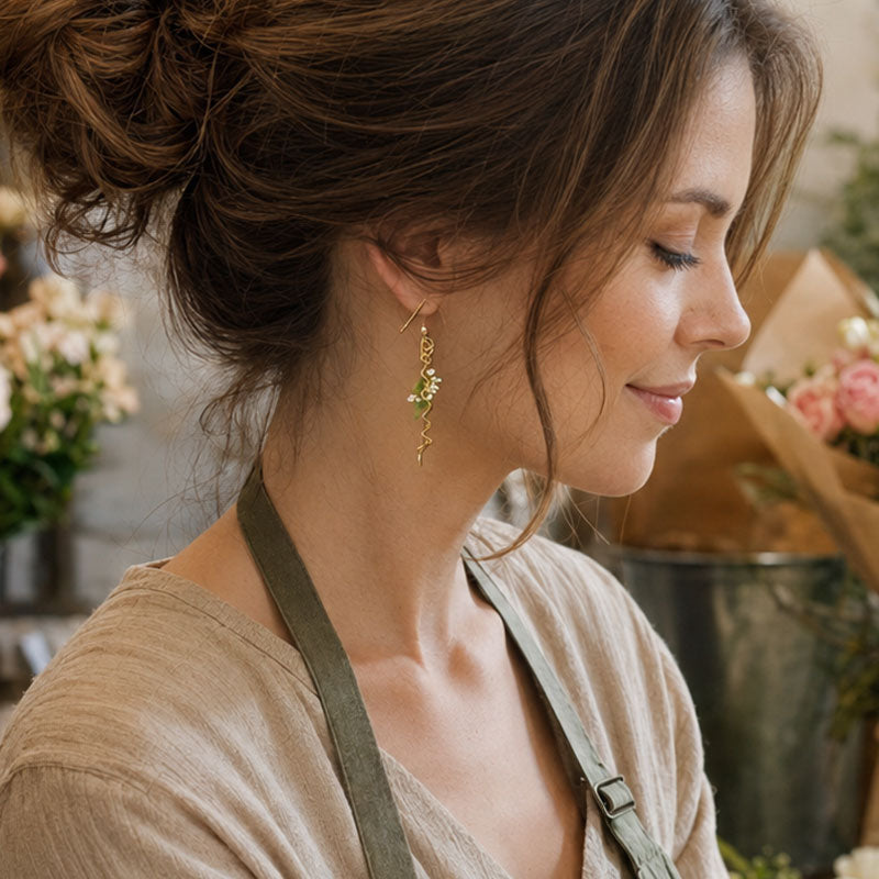 Boucles d’Oreilles Spiral Ikebana – Bijou Floral Artistique au Style Naturel et Élégant
