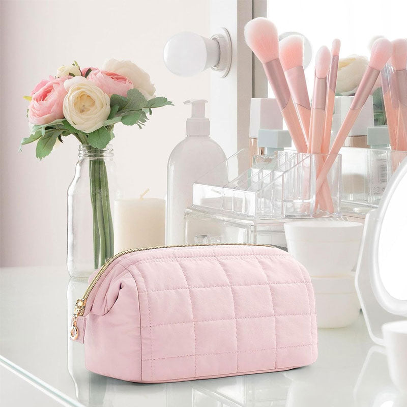 👜☁️ Mjukt & Portabelt Quiltat Sminkfodral i Bomull
