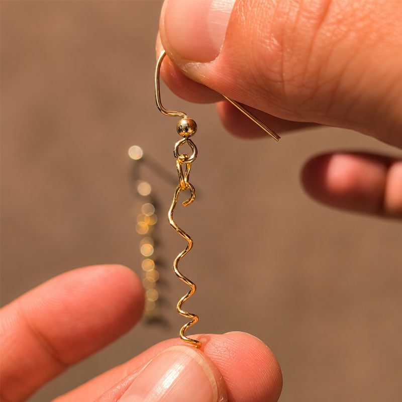 Boucles d’Oreilles Spiral Ikebana – Bijou Floral Artistique au Style Naturel et Élégant
