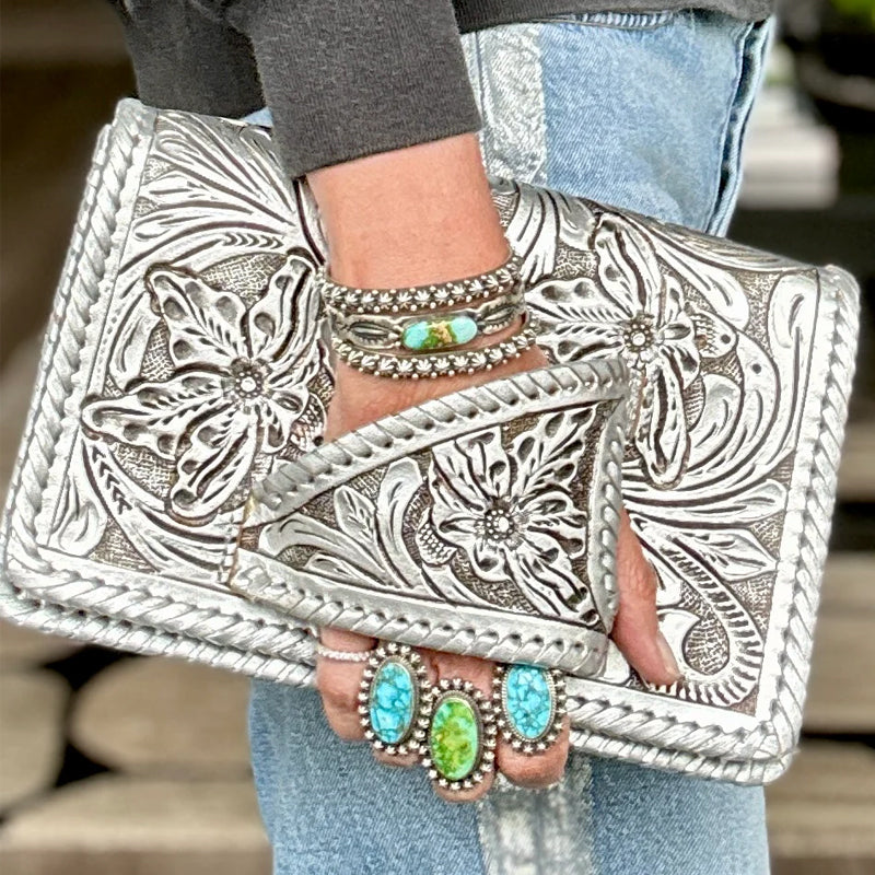 Kuvertväska i westernstil med "Silver Flower Dance"