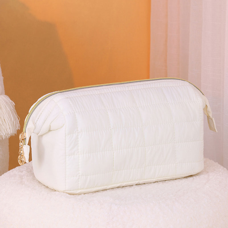 👜☁️ Mjukt & Portabelt Quiltat Sminkfodral i Bomull