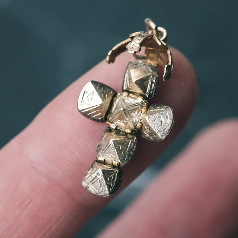 Pendentif sphérique miniature maçonnique transformable